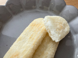 「亀田製菓 ハッピーターン 粉雪ホワイト 袋71g」のクチコミ画像 by こつめかわうそさん