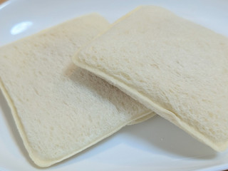 「ヤマザキ ランチパック 贅沢いちごのランチパック やみつきザクザク食感」のクチコミ画像 by はるなつひさん