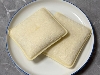 「ヤマザキ ランチパック 贅沢いちごのランチパック やみつきザクザク食感」のクチコミ画像 by kopiさん