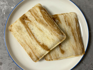 「ヤマザキ ランチパック 濃厚ショコラ ゴディバ監修」のクチコミ画像 by kopiさん