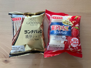 「ヤマザキ ランチパック 贅沢いちごのランチパック やみつきザクザク食感」のクチコミ画像 by こつめかわうそさん