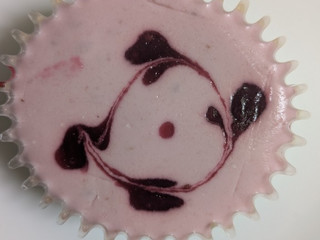 「セブン-イレブン とろ生チーズケーキ いちご」のクチコミ画像 by まこぴーさん