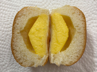 「ヤマザキ 薄皮 クリームパン 袋4個」のクチコミ画像 by SANAさん