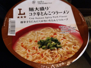 「ローソン 麺大盛り コク辛とんこつラーメン」のクチコミ画像 by モーパパさん