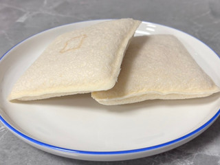 「ヤマザキ ランチパック 極厚苺板チョコと果肉たっぷり苺ジャム 2個」のクチコミ画像 by kopiさん