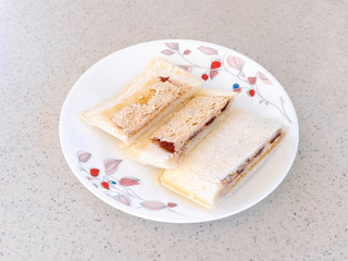 「ヤマザキ ランチパック 焦がしきなこパフェ風」のクチコミ画像 by むぎっこさん