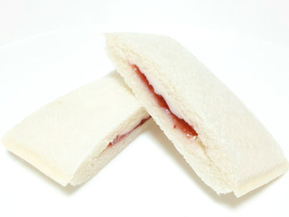 「ヤマザキ ランチパック いちごみるく」のクチコミ画像 by つなさん