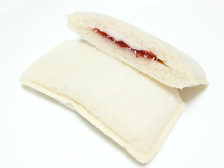 「ヤマザキ ランチパック いちごみるく」のクチコミ画像 by つなさん