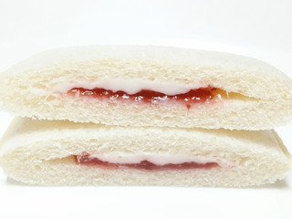 「ヤマザキ ランチパック いちごみるく」のクチコミ画像 by つなさん