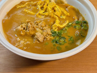 「ローソン スパイスがきいた濃厚カレーうどん」のクチコミ画像 by もみぃさん