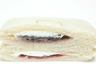 「ヤマザキ ランチパック つぶあん＆ホイップと苺ジャム＆ホイップ」のクチコミ画像 by つなさん