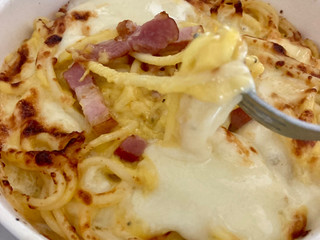 「セブン-イレブン チーズの虜 焼きカルボナーラ」のクチコミ画像 by AuVieuxさん