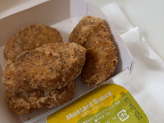 「マクドナルド スパイシーチキンマックナゲット 黒胡椒ガーリック」のクチコミ画像 by らむこーひーさん
