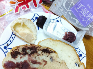 「ヤマザキ 薄皮 ピーナッツパン 4個」のクチコミ画像 by おうちーママさん