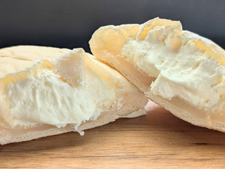 「ファミリーマート ファミマルBakery 雪見だいふくみたいなパン」のクチコミ画像 by はるなつひさん