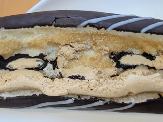 「セブン-イレブン カフェモカ仕立てのホイップロール」のクチコミ画像 by はるなつひさん