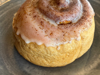 「セブン-イレブン カプチーノ仕立てのシナモンロール」のクチコミ画像 by chickyさん