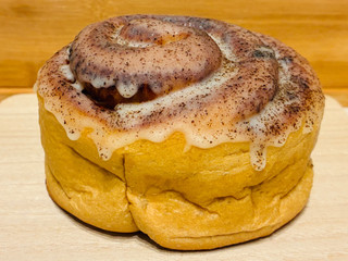 「セブン-イレブン カプチーノ仕立てのシナモンロール」のクチコミ画像 by パン太郎さん