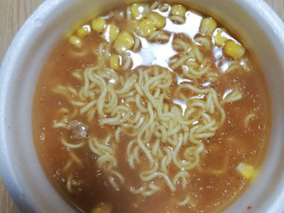 「マルちゃん ごつ盛り コーン味噌ラーメン カップ138g」のクチコミ画像 by にくまるさん