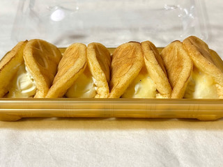 「セブン＆アイ セブンプレミアム ワッフル りんご＆ホイップカスタード パック4個」のクチコミ画像 by む チ ャさん