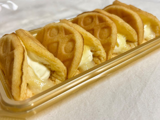 「セブン＆アイ セブンプレミアム ワッフル りんご＆ホイップカスタード パック4個」のクチコミ画像 by む チ ャさん