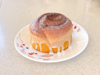 「セブン-イレブン カプチーノ仕立てのシナモンロール」のクチコミ画像 by むぎっこさん