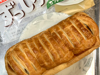 「ヤマザキ ずっしりデニッシュ カフェオレクリーム」のクチコミ画像 by mika.さん