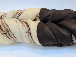 「ファミリーマート ファミマルBakery マーブルチョコパン」のクチコミ画像 by はるなつひさん