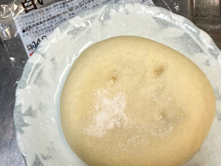 「ローソン もっちりとした白いチーズパン」のクチコミ画像 by mika.さん