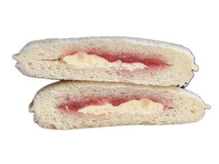 「ヤマザキ ランチパック 贅沢いちごのランチパック やみつきザクザク食感」のクチコミ画像 by む チ ャさん