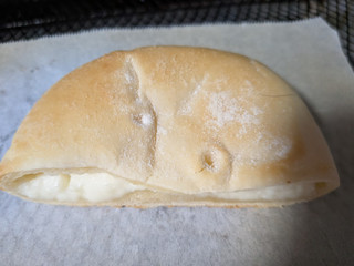 「ローソン もっちりとした白いチーズパン」のクチコミ画像 by Bane Tteさん