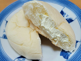 「ファミリーマート ファミマルBakery 雪見だいふくみたいなパン」のクチコミ画像 by ニャンタさん