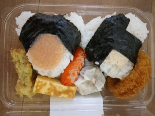 「ローソン おにぎりおかずセット シーチキンマヨネーズ・たらこ」のクチコミ画像 by nekokurumiさん