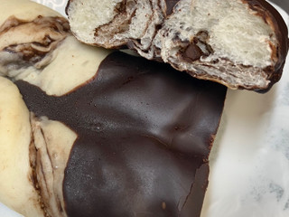 「ファミリーマート ファミマルBakery マーブルチョコパン」のクチコミ画像 by mika.さん