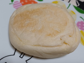 「ファミリーマート ファミマルBakery 雪見だいふくみたいなパン」のクチコミ画像 by Dechiさん