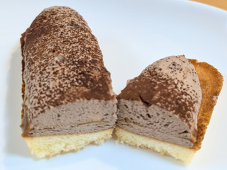 「ファミリーマート ファミマルSweets 塩キャラメルソースとショコラムースのタルト」のクチコミ画像 by はるなつひさん