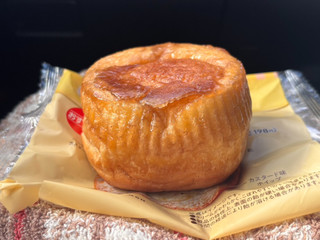 「ファミリーマート ファミマルBakery たっぷりクリームのクレームブリュレパン」のクチコミ画像 by kopiさん