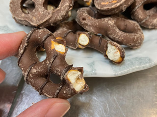 ましゅさん専用　ミルクとプレッツェル計2枚 パリッツェル なめらかチョコクリーム｜プレッツェルシリーズ