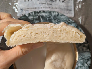 「ローソン もっちりとした白いチーズパン」のクチコミ画像 by もぐかれんさん