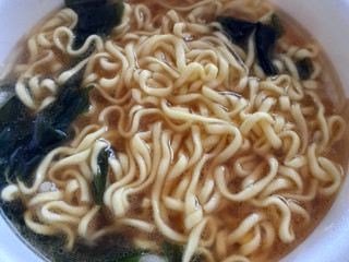 「エースコック わかめラーメン しじみだし・みそ カップ92g」のクチコミ画像 by 祐也ちくわさん