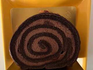 「ファミリーマート ファミマルSweets 濃厚ショコラロール」のクチコミ画像 by chan-manaさん