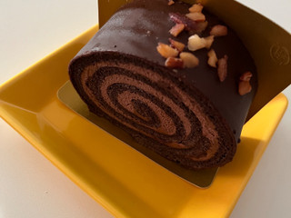 「ファミリーマート ファミマルSweets 濃厚ショコラロール」のクチコミ画像 by chan-manaさん