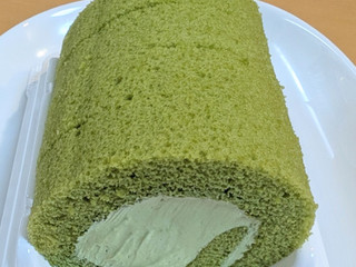 「モンテール 小さな洋菓子店 抹茶ミルクの手巻きロール 4個」のクチコミ画像 by はるなつひさん