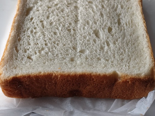 「セブン＆アイ セブンプレミアムゴールド 金の食パン 2枚入」のクチコミ画像 by レビュアーさん