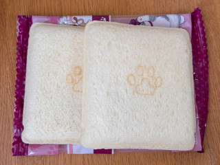 「ヤマザキ ランチパック にゃんチパック にゃあん＆ホイップ 袋2個」のクチコミ画像 by kopiさん