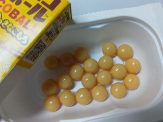 「森永製菓 チョコボール 金のきなこもち 箱26g」のクチコミ画像 by べべふぉっくさん