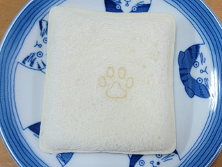 「ヤマザキ ランチパック にゃんチパック にゃあん＆ホイップ 袋2個」のクチコミ画像 by ニャンタさん