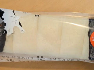 「セブン-イレブン ねこのしっぽみたいなパン ホイップクリーム」のクチコミ画像 by はるなつひさん