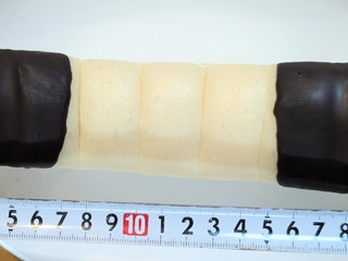 「セブン-イレブン ねこのしっぽみたいなパン ホイップクリーム」のクチコミ画像 by はるなつひさん