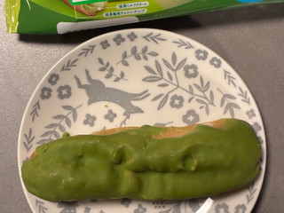 「モンテール 小さな洋菓子店 抹茶ミルクエクレア」のクチコミ画像 by chickyさん